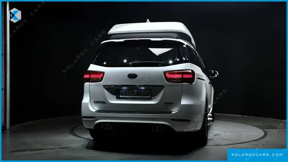 KIA CARNIVAL 11-SEATER HI-LIMOUSINE