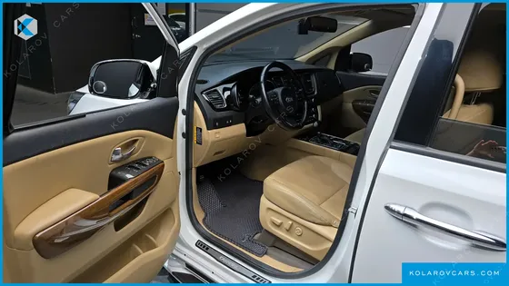 KIA CARNIVAL 11-SEATER HI-LIMOUSINE