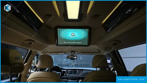 KIA CARNIVAL 11-SEATER HI-LIMOUSINE