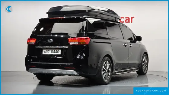 KIA CARNIVAL 9-SEATER PRESTIGE