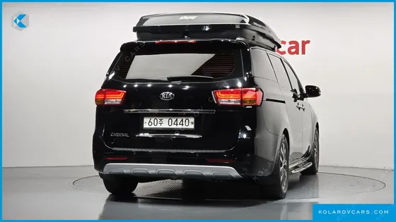 KIA CARNIVAL 9-SEATER PRESTIGE