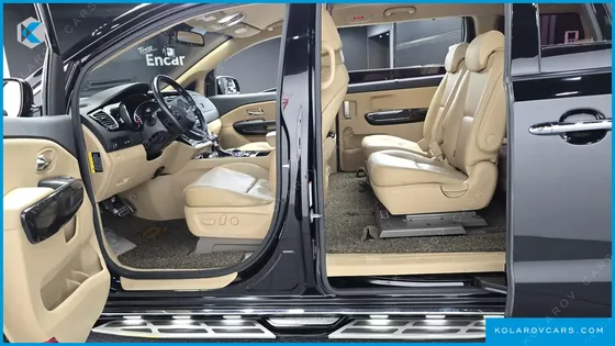 KIA CARNIVAL 9-SEATER PRESTIGE
