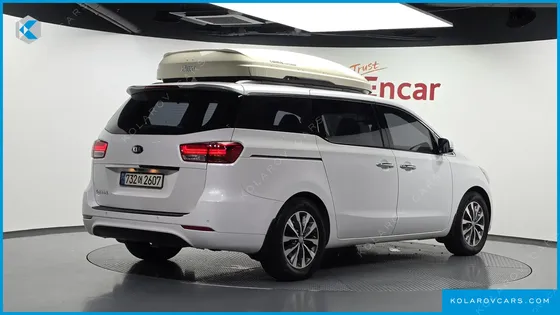 KIA CARNIVAL 11-SEATER NOBLESSE