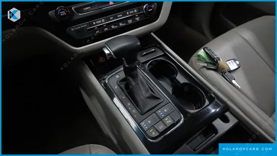 KIA CARNIVAL 11-SEATER NOBLESSE