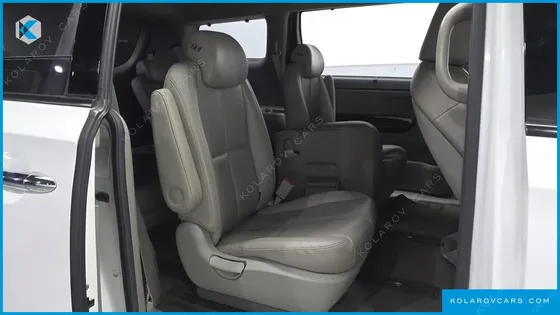 KIA CARNIVAL 11-SEATER NOBLESSE