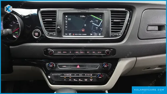 KIA CARNIVAL 11-SEATER NOBLESSE