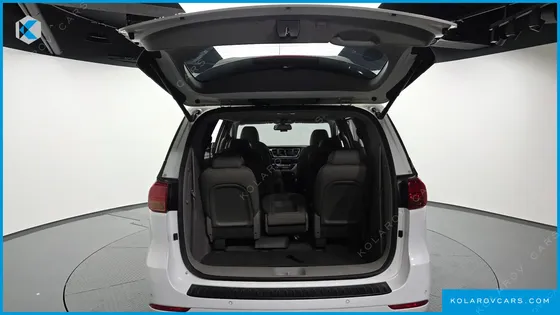KIA CARNIVAL 11-SEATER NOBLESSE