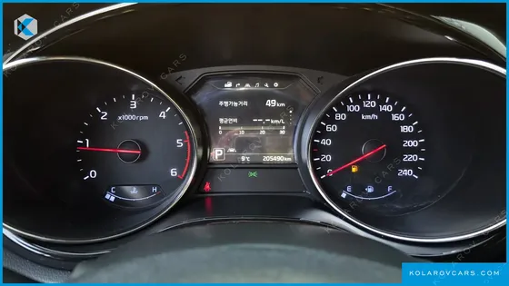 KIA CARNIVAL 9-SEATER NOBLESSE