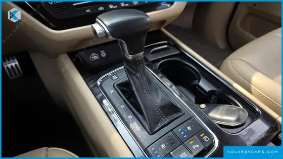 KIA CARNIVAL 9-SEATER NOBLESSE