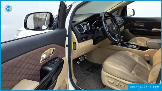 KIA CARNIVAL 9-SEATER NOBLESSE