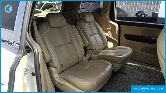 KIA CARNIVAL 9-SEATER NOBLESSE