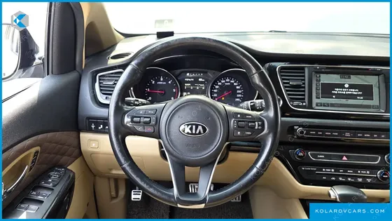 KIA CARNIVAL 9-SEATER NOBLESSE