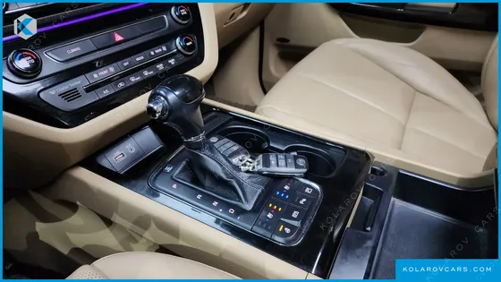 KIA CARNIVAL 7-SEATER LIMOUSINE