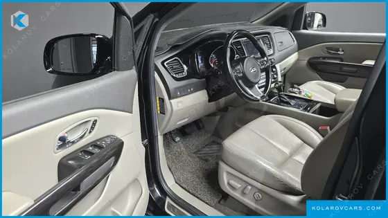 KIA CARNIVAL 7-SEATER LIMOUSINE