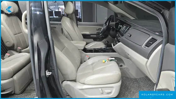 KIA CARNIVAL 7-SEATER LIMOUSINE