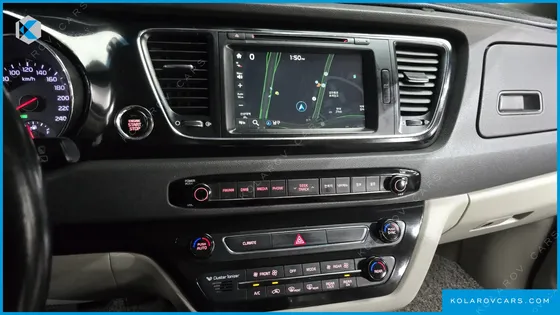 KIA CARNIVAL 7-SEATER LIMOUSINE