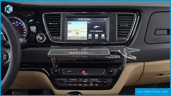 KIA CARNIVAL 7-SEATER HI-LIMOUSINE