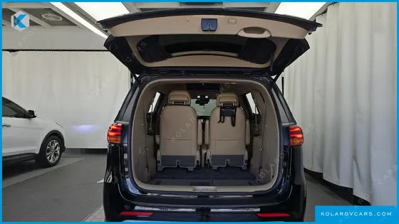 KIA CARNIVAL 7-SEATER HI-LIMOUSINE