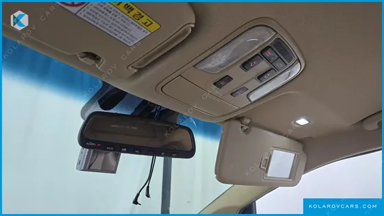 KIA CARNIVAL 7-SEATER HI-LIMOUSINE