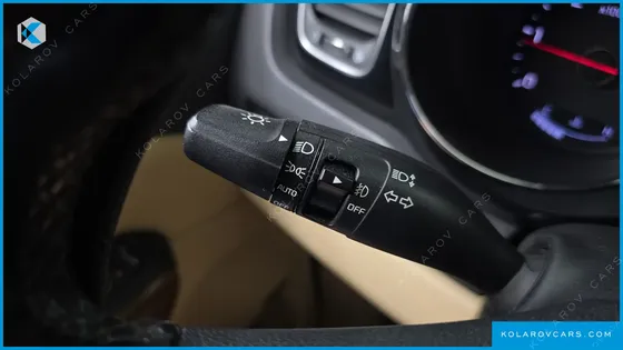 KIA CARNIVAL 7-SEATER HI-LIMOUSINE