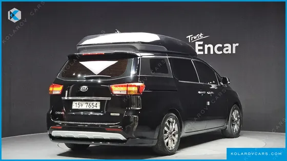 KIA CARNIVAL 9-SEATER HI-LIMOUSINE