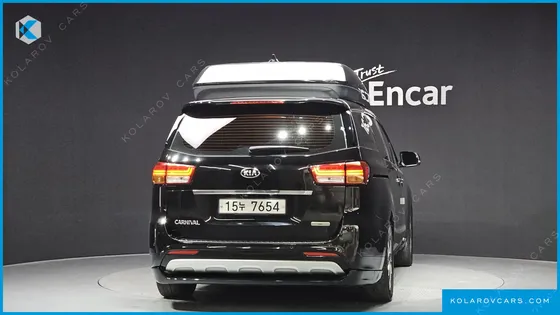 KIA CARNIVAL 9-SEATER HI-LIMOUSINE