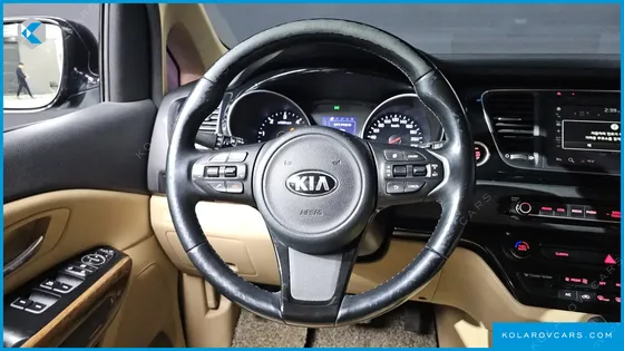 KIA CARNIVAL 9-SEATER HI-LIMOUSINE