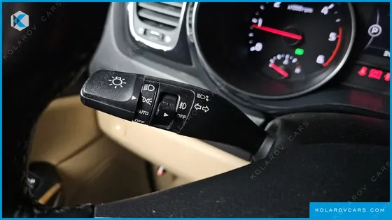 KIA CARNIVAL 9-SEATER HI-LIMOUSINE