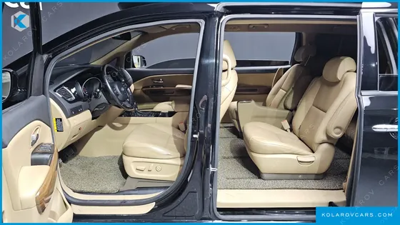 KIA CARNIVAL 9-SEATER HI-LIMOUSINE