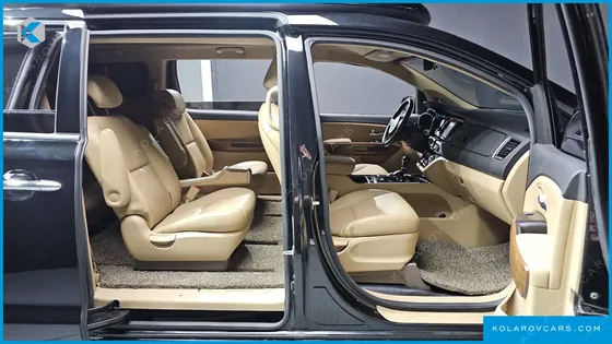 KIA CARNIVAL 9-SEATER HI-LIMOUSINE