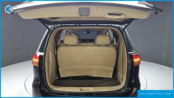 KIA CARNIVAL 9-SEATER HI-LIMOUSINE