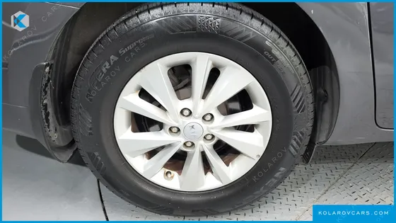 KIA CARNIVAL 11-SEATER LUXURY
