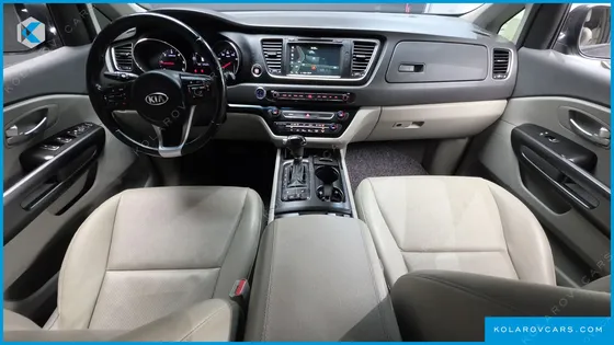 KIA CARNIVAL 11-SEATER LUXURY