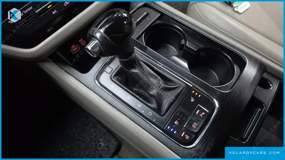 KIA CARNIVAL 11-SEATER LUXURY