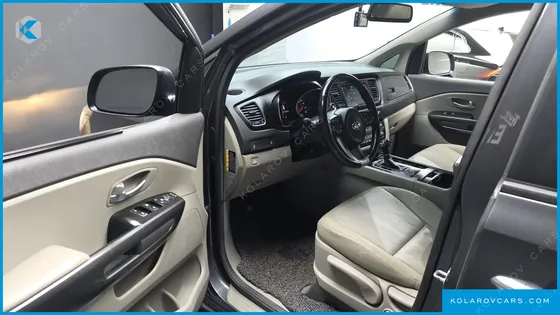 KIA CARNIVAL 11-SEATER LUXURY