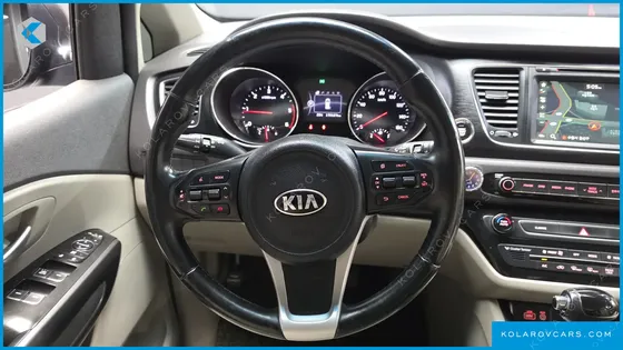KIA CARNIVAL 11-SEATER LUXURY