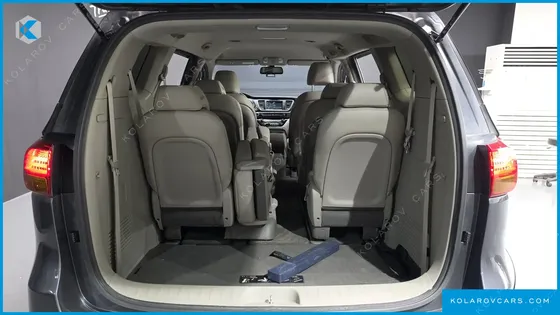 KIA CARNIVAL 11-SEATER LUXURY