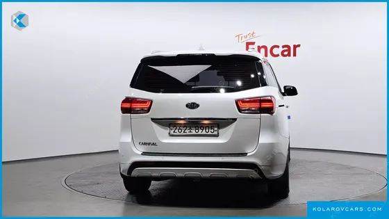 KIA CARNIVAL 9-SEATER PRESTIGE