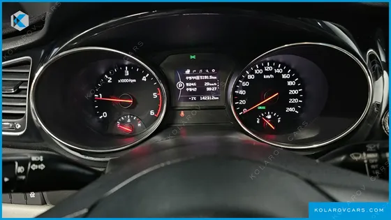 KIA CARNIVAL 9-SEATER PRESTIGE