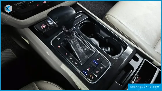 KIA CARNIVAL 9-SEATER PRESTIGE