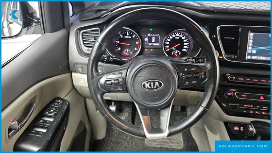 KIA CARNIVAL 9-SEATER PRESTIGE