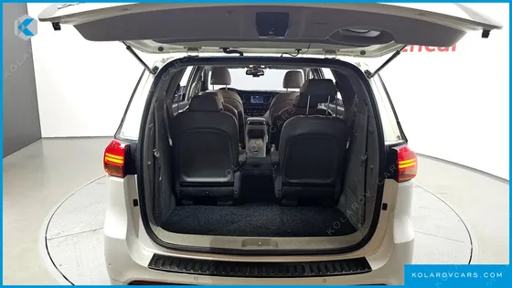 KIA CARNIVAL 9-SEATER PRESTIGE