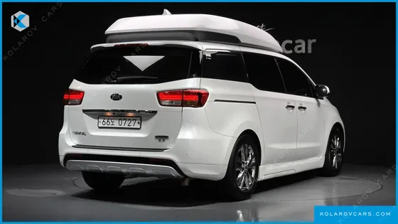 KIA CARNIVAL GASOLINE 7-SEATER HI-LIMOUSINE