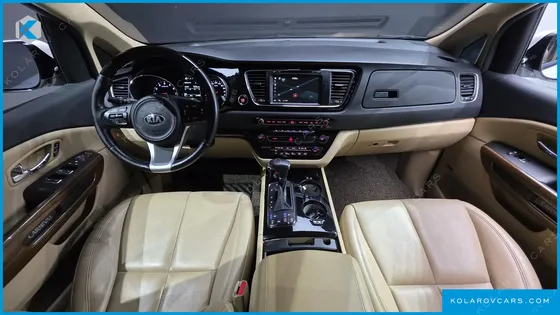 KIA CARNIVAL GASOLINE 7-SEATER HI-LIMOUSINE