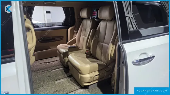 KIA CARNIVAL GASOLINE 7-SEATER HI-LIMOUSINE