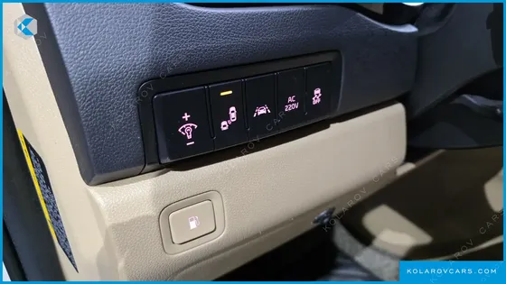 KIA CARNIVAL GASOLINE 7-SEATER HI-LIMOUSINE