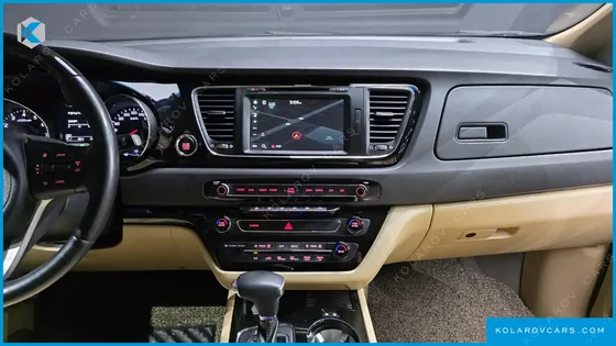 KIA CARNIVAL GASOLINE 7-SEATER HI-LIMOUSINE