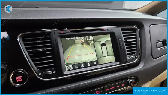 KIA CARNIVAL GASOLINE 7-SEATER HI-LIMOUSINE