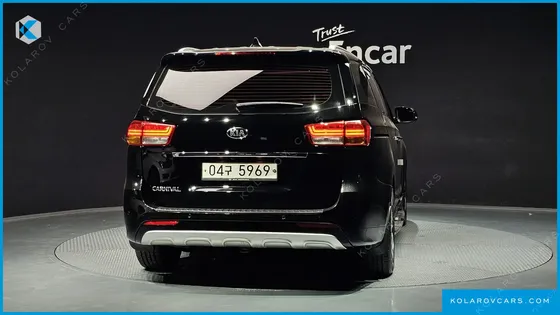 KIA CARNIVAL 9-SEATER NOBLESSE