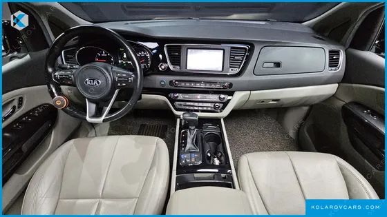 KIA CARNIVAL 9-SEATER NOBLESSE